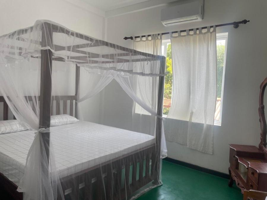 A Pousada Why Not Backpackers Mirissa Exterior foto