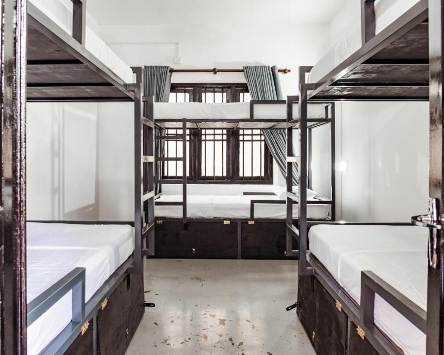 A Pousada Why Not Backpackers Mirissa Exterior foto