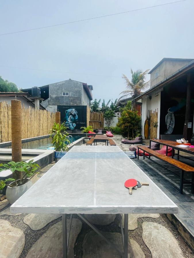 A Pousada Why Not Backpackers Mirissa Exterior foto