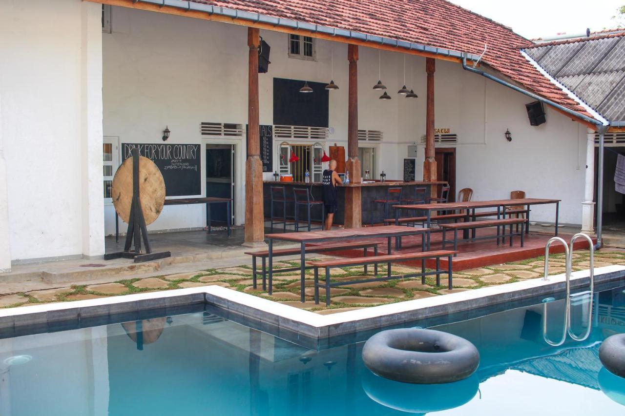 A Pousada Why Not Backpackers Mirissa Exterior foto