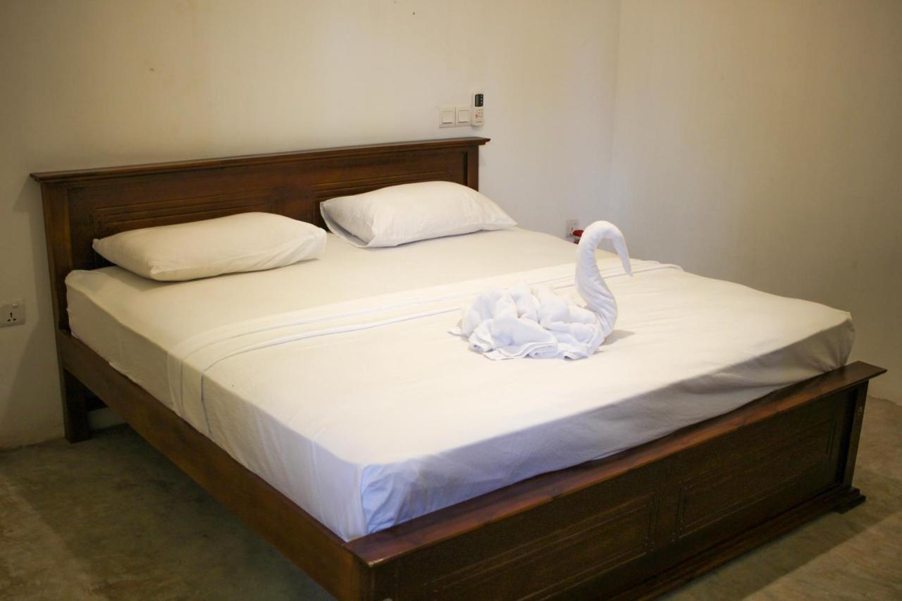 A Pousada Why Not Backpackers Mirissa Exterior foto