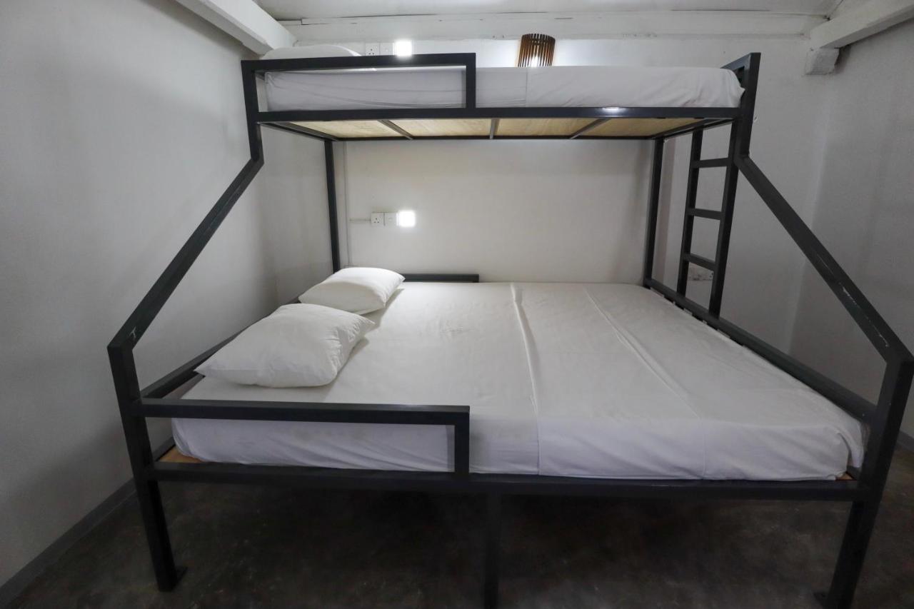 A Pousada Why Not Backpackers Mirissa Exterior foto